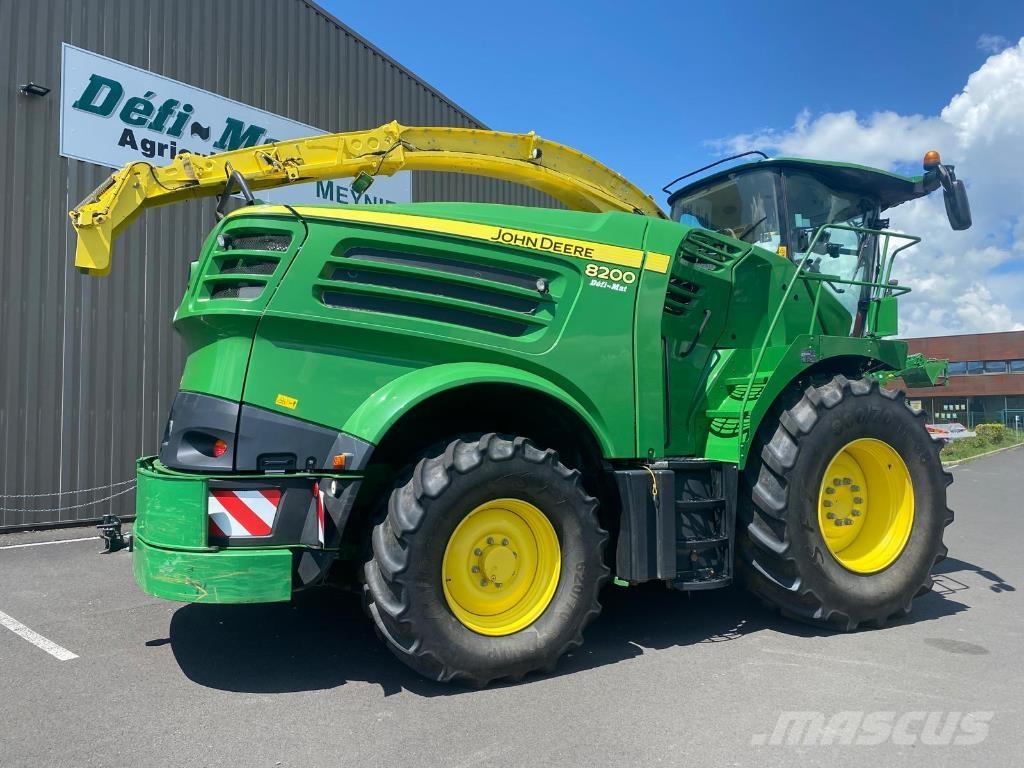 John Deere 8200 Feldhäcksler