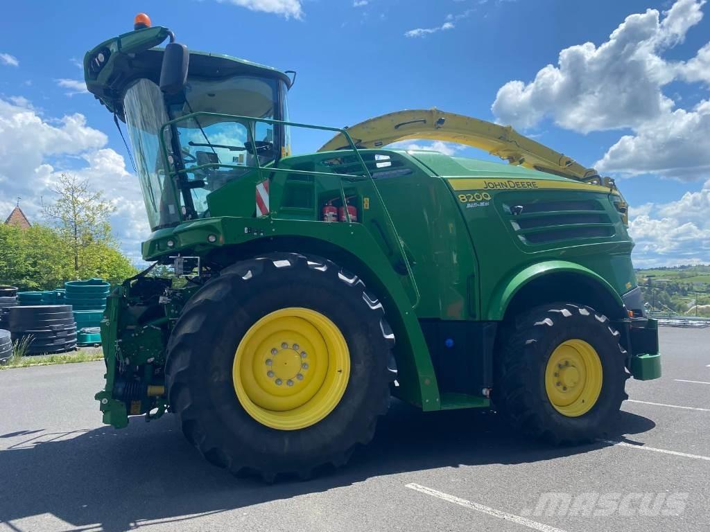 John Deere 8200 Feldhäcksler