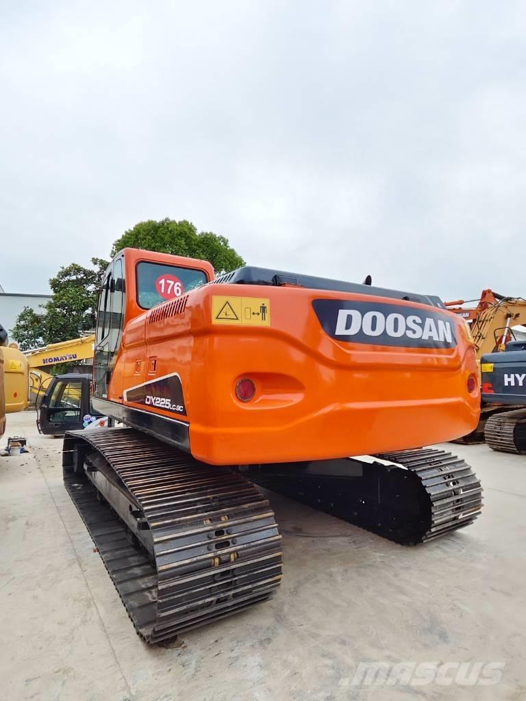 Doosan DX 225 LC-9C Raupenbagger