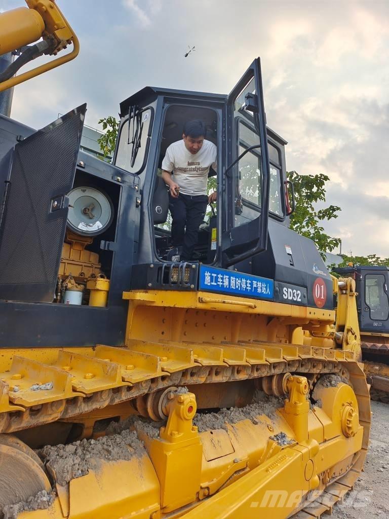 Shantui SD 32 Bulldozer