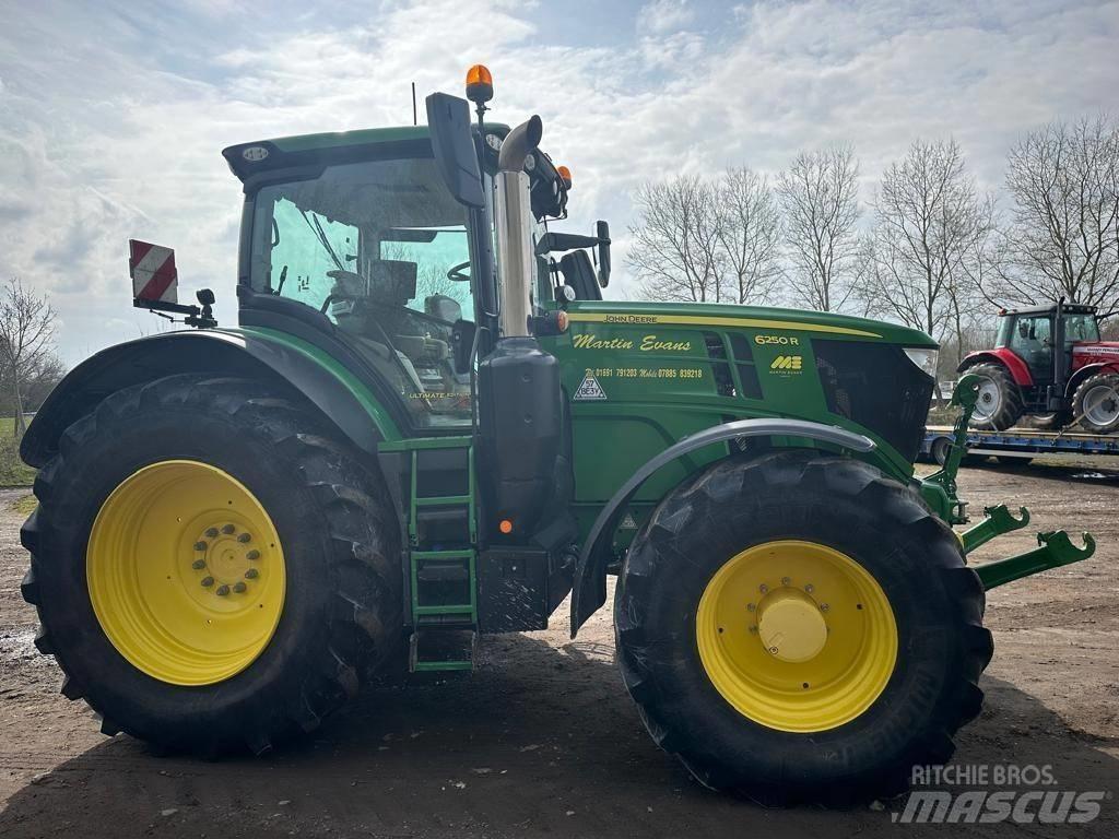 John Deere 6250 R Traktoren