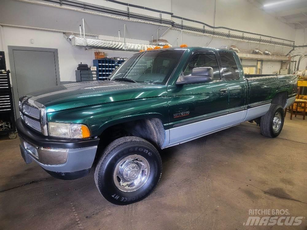 Dodge 2500 SLT Andere Fahrzeuge