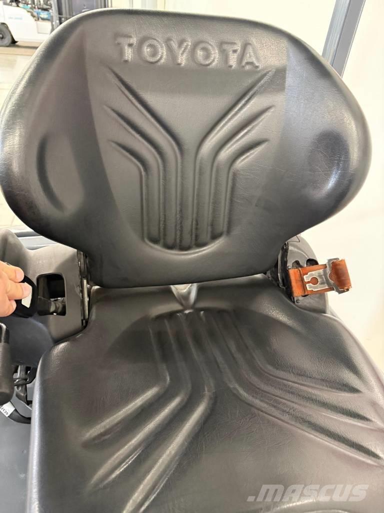 Toyota 11052 - 8FBE16T Elektro Stapler