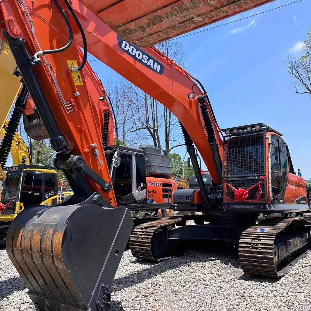 Doosan DX 225 LC Raupenbagger