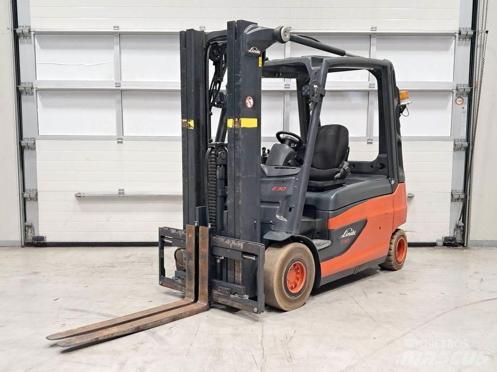 Linde E30L-01 Elektro Stapler