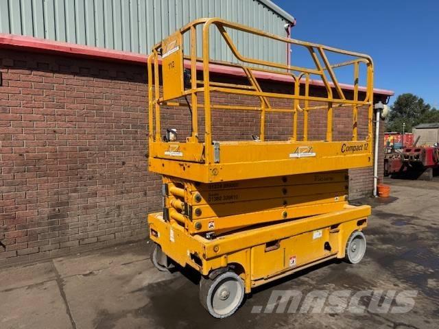 Haulotte Compact 12 Scheren-Arbeitsbühnen