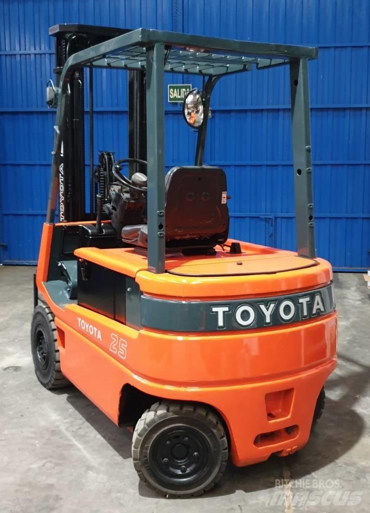 Toyota FBM 25 Elektro Stapler