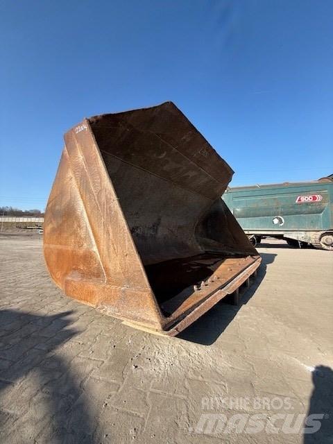 Doosan DL 400 Schaufeln