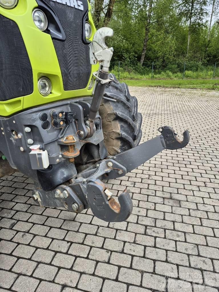 CLAAS Axion 850 Traktoren