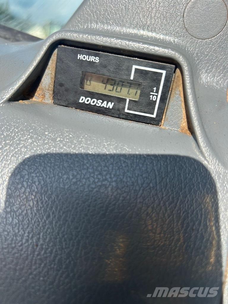 Doosan DX140 LC-7 Raupenbagger
