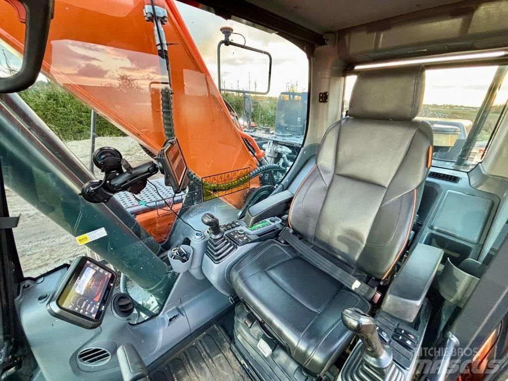 Doosan DX 255 Raupenbagger
