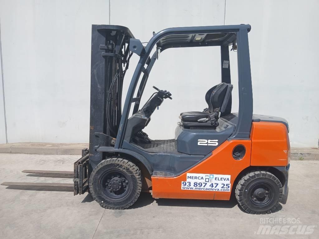 Toyota 02-8FDF25 Diesel Stapler