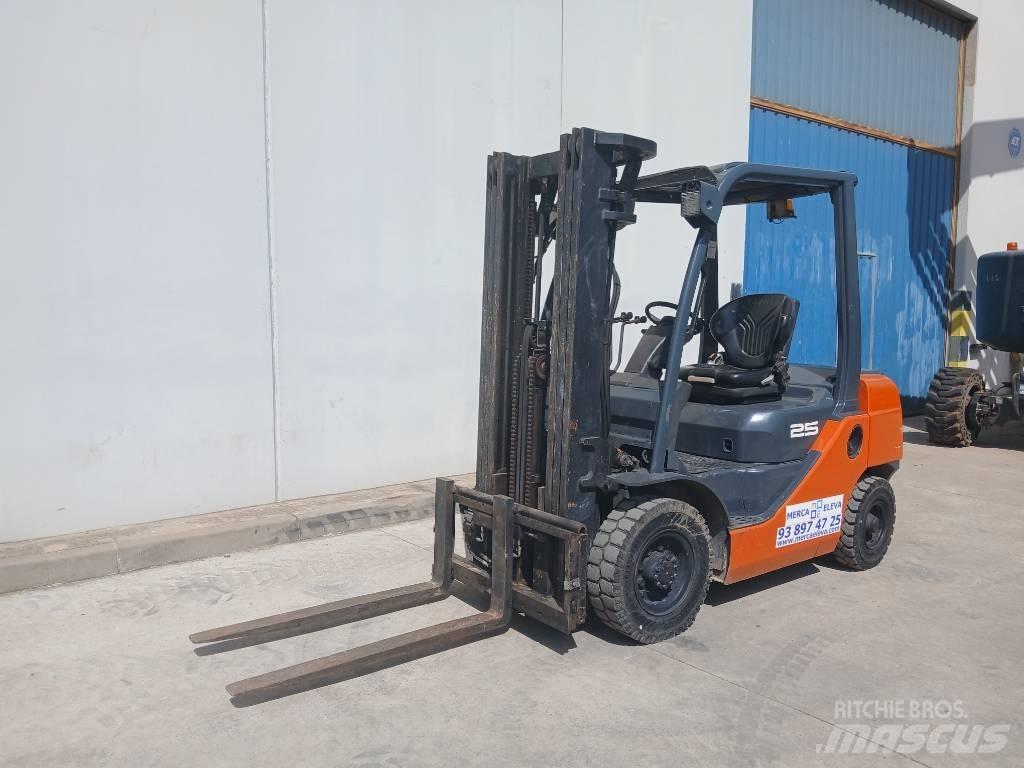 Toyota 02-8FDF25 Diesel Stapler