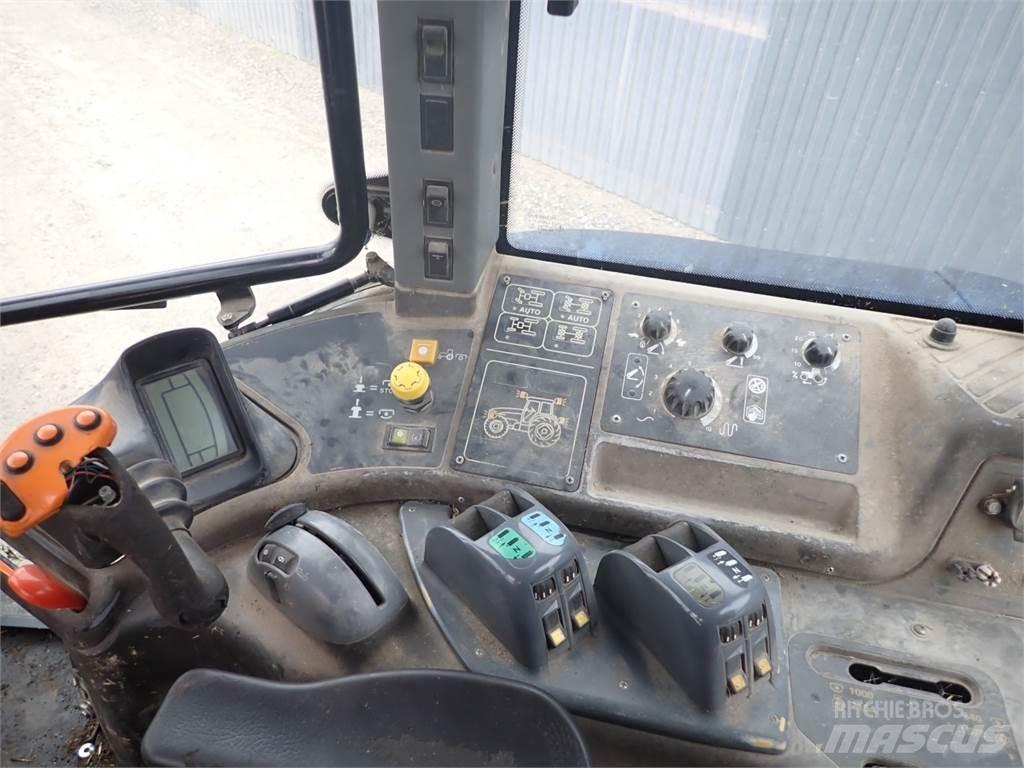 New Holland TM190 Traktoren