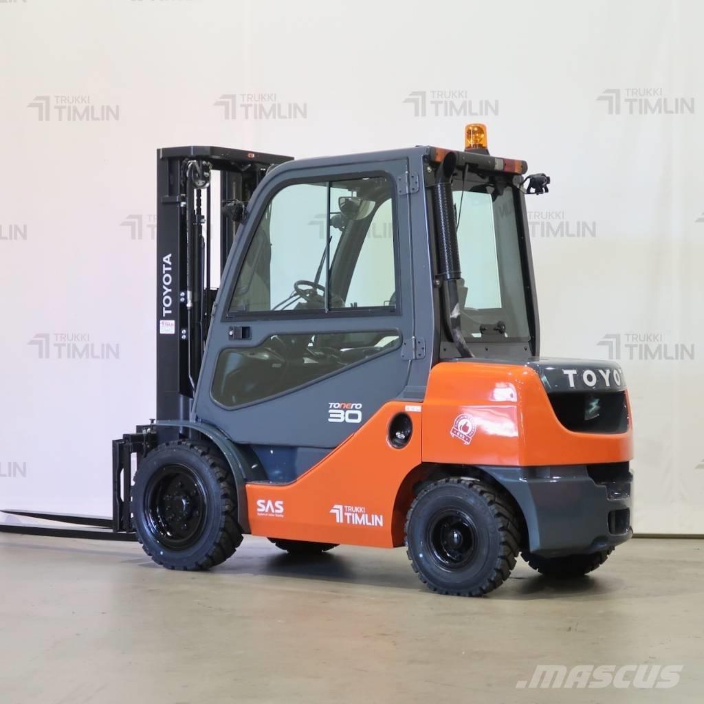Toyota 02-8FDF30 Diesel Stapler