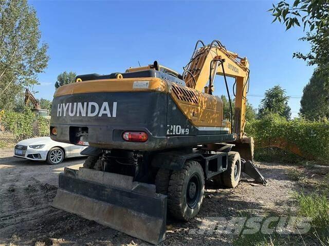 Hyundai 210W Raupenbagger