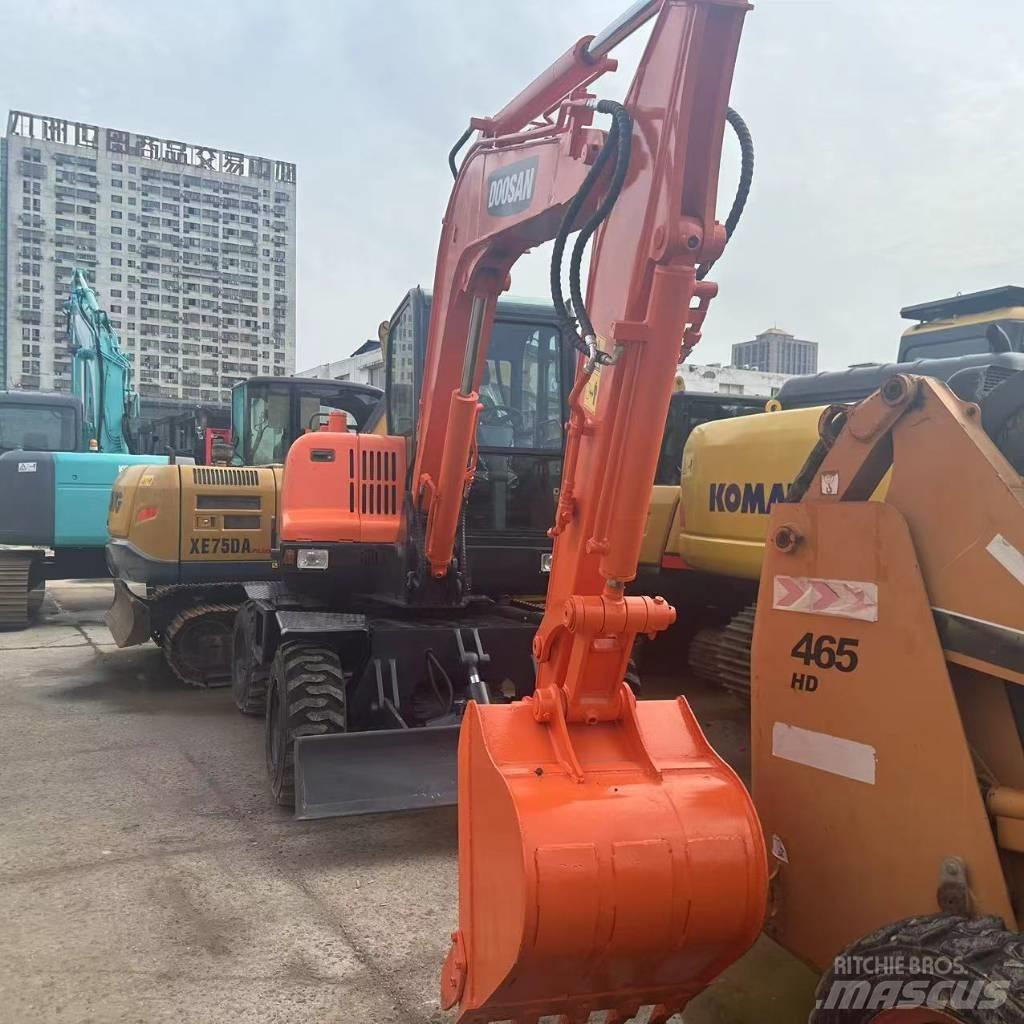Doosan DX60W Mobilbagger