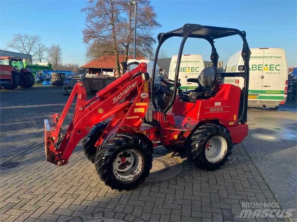 Schäffer 2033 Hoflader