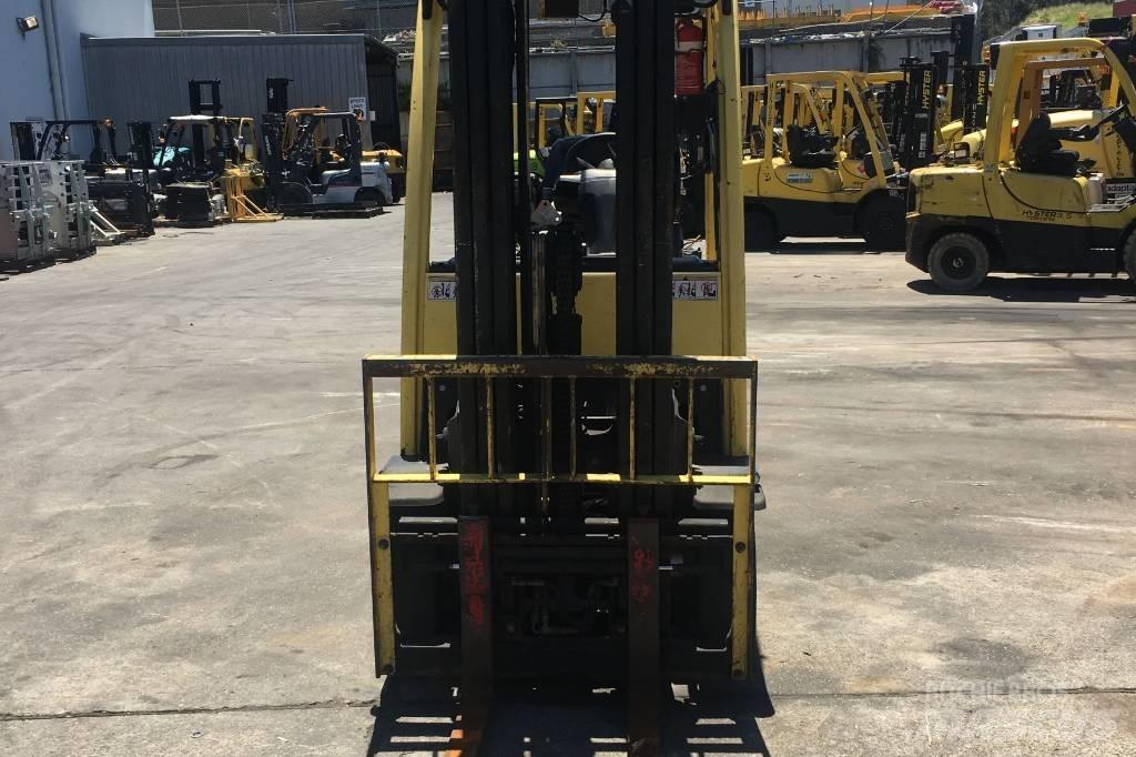 Hyster H1.8XT Gas Stapler