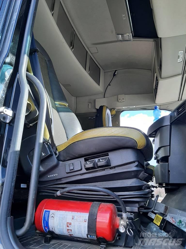 Volvo FH 16 Holzfahrzeuge