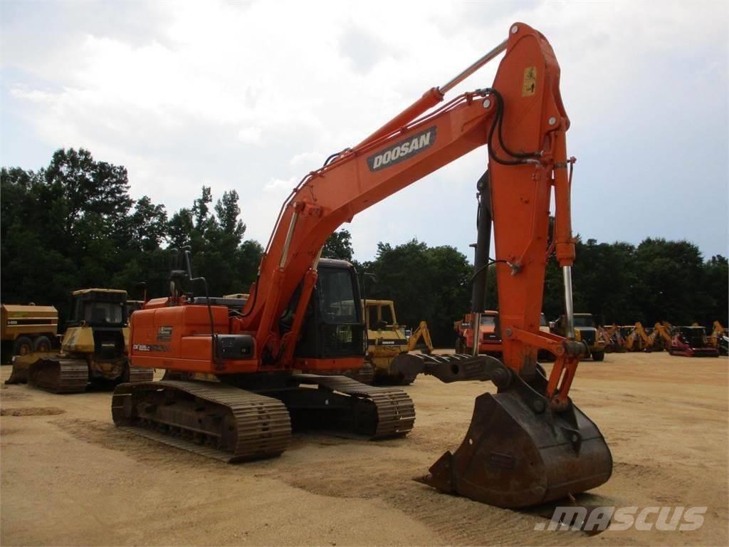 Doosan DX225 Raupenbagger
