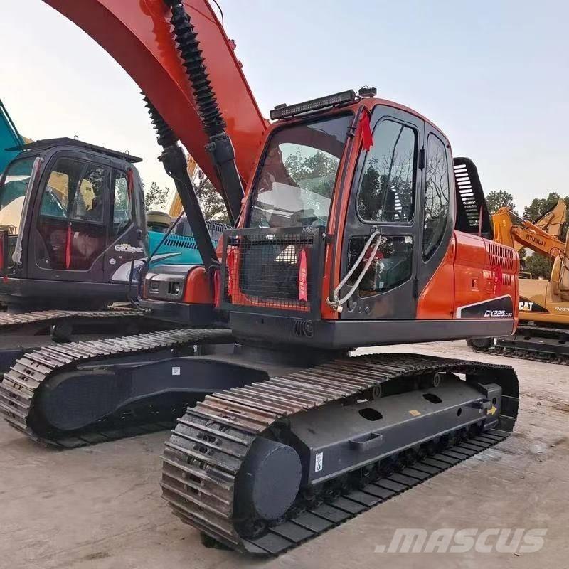 Doosan DX 225 LC Raupenbagger
