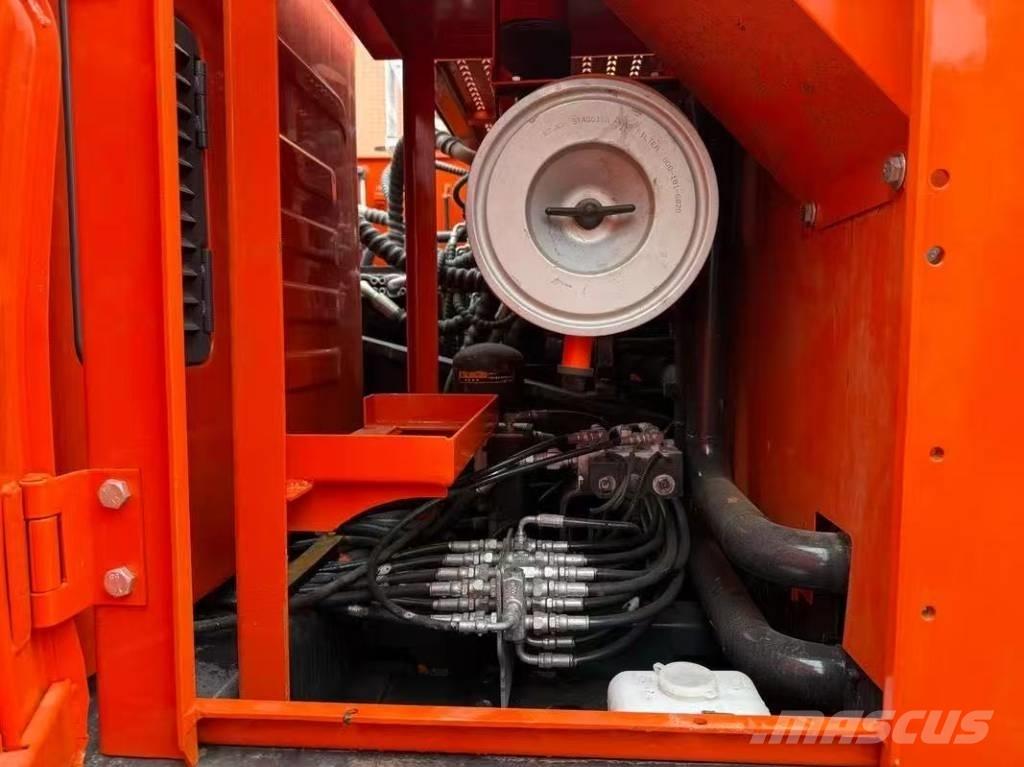 Doosan DX 225 LC Raupenbagger