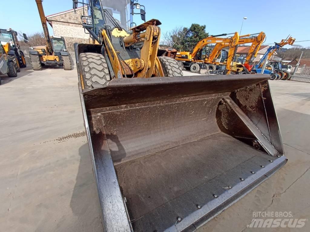 Komatsu WA270-7 Radlader