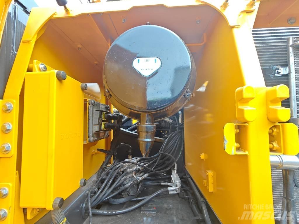 Volvo EC 250 D L Raupenbagger