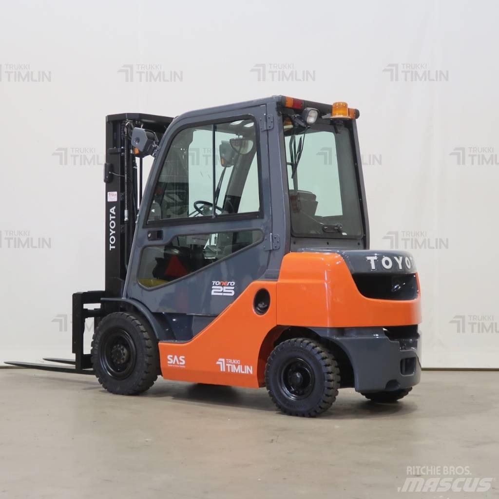 Toyota 52-8FDF25 Diesel Stapler