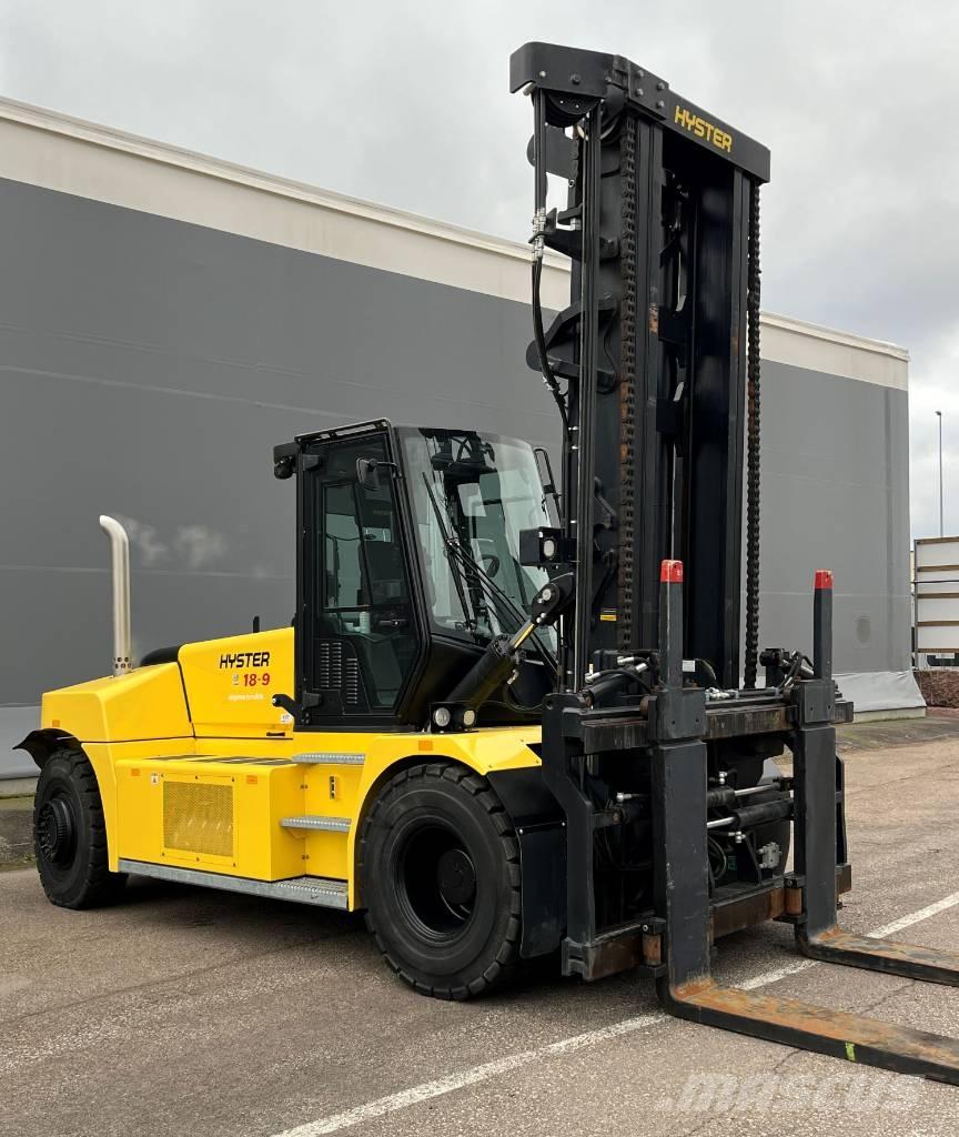 Hyster H18XD9 Diesel Stapler
