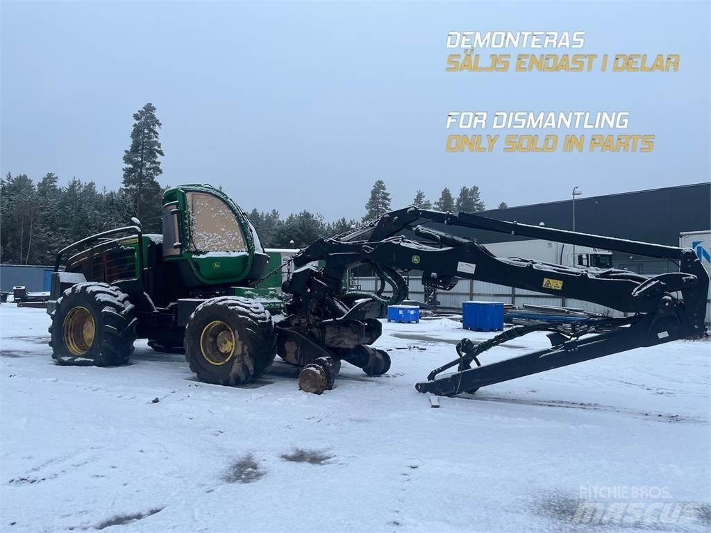 John Deere 1470G Harvester