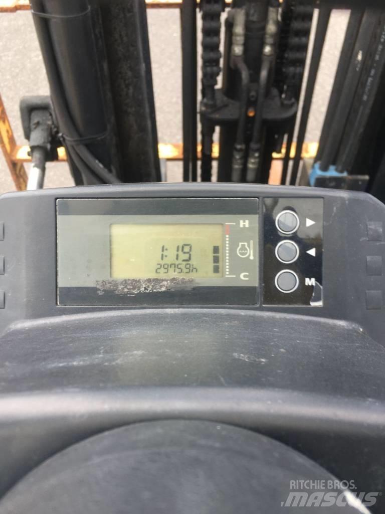 Hyster H3.0TX Gas Stapler