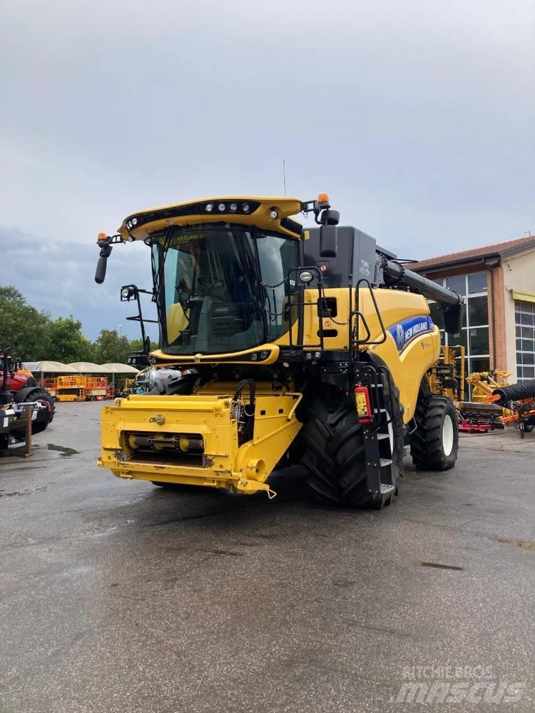 New Holland CR 8.90 Mähdrescher