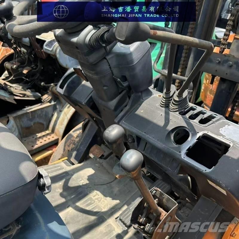 Toyota FGZN20 Diesel Stapler