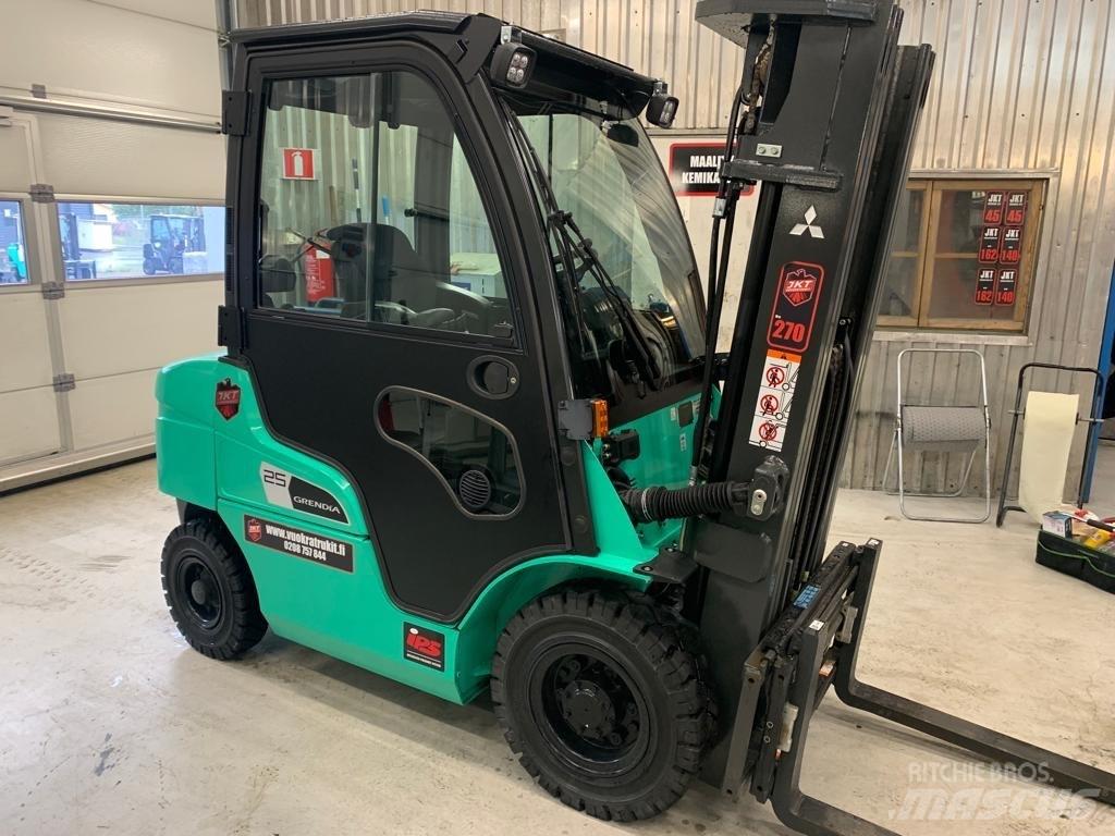 Mitsubishi FD25N3 Diesel Stapler