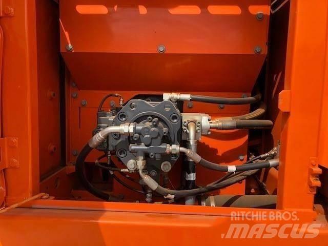 Doosan DX 225 Raupenbagger