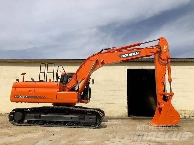 Doosan DX 225 Raupenbagger
