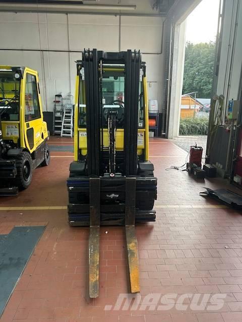 Hyster H2.5FT Diesel Stapler