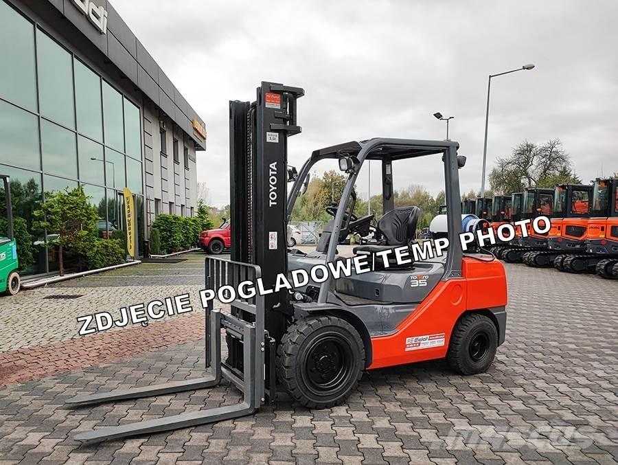Toyota 02-8FGJF35 Gas Stapler