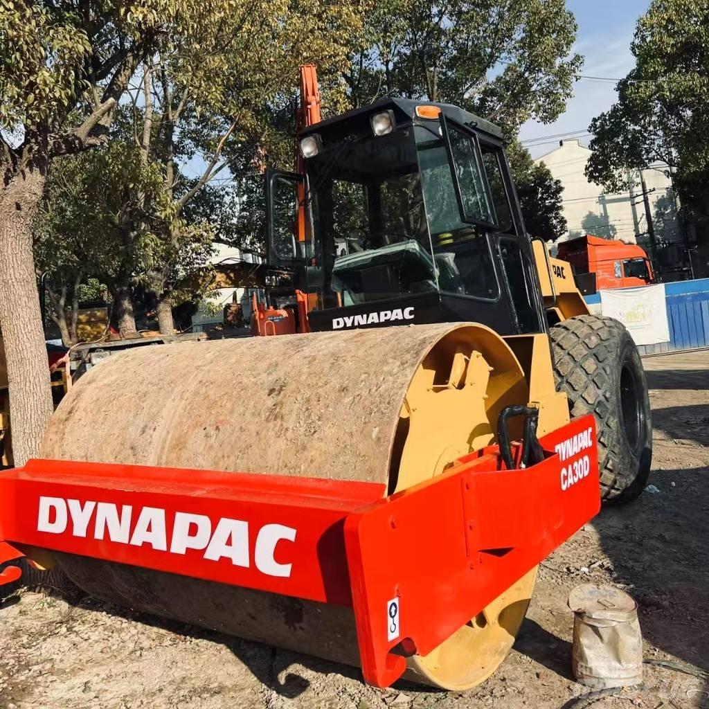 Dynapac CA30D Walzenzüge