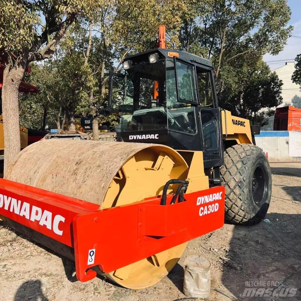 Dynapac CA30D Walzenzüge