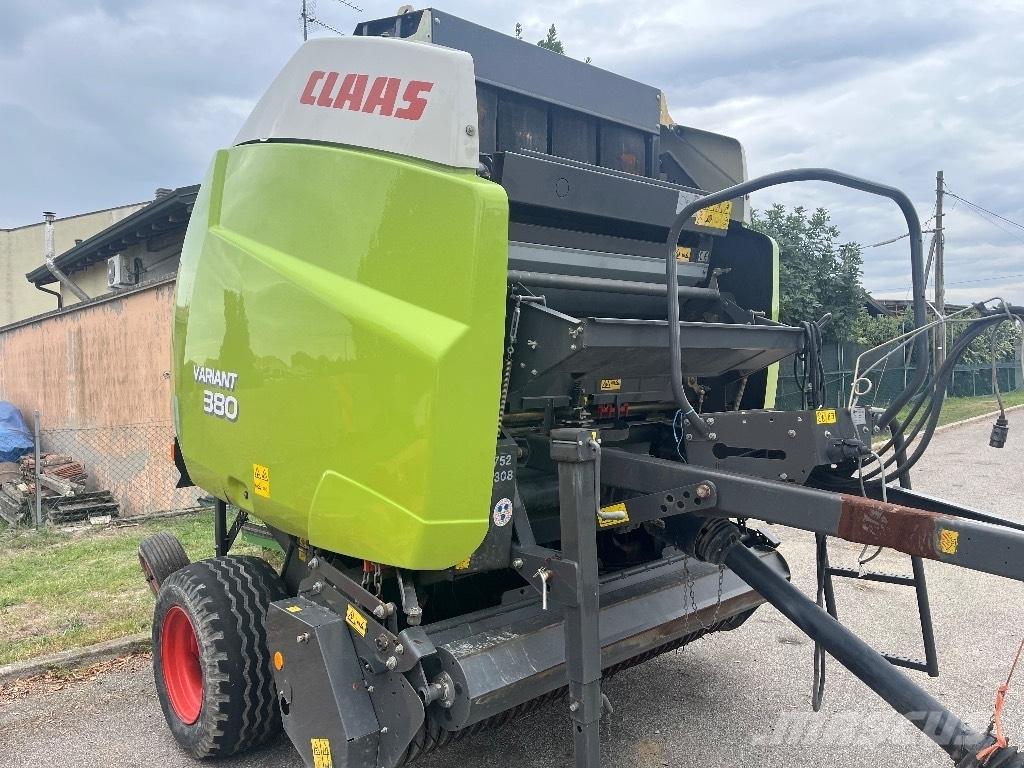 CLAAS Variant 380 Rundballenpressen