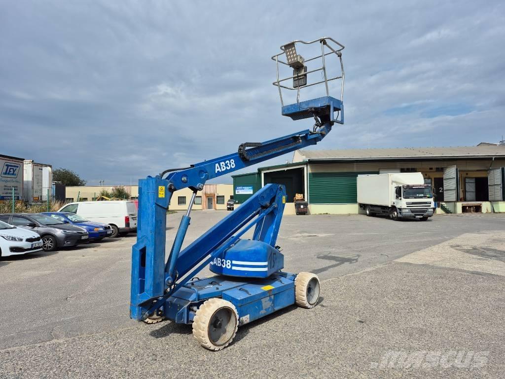 UpRight AB38 Gelenkteleskoparbeitsbühnen