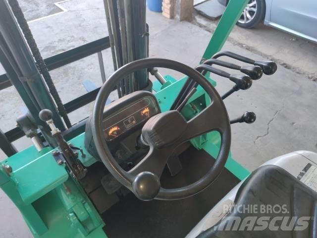 Mitsubishi FD 25 Diesel Stapler