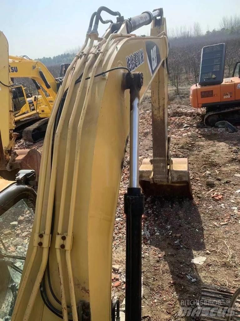CAT 323D2 Raupenbagger