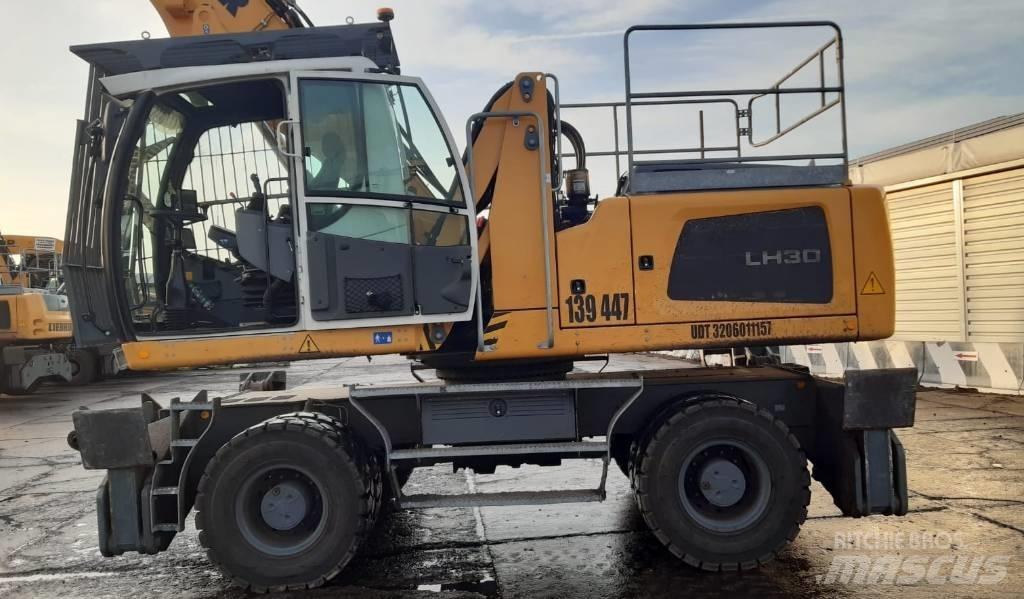 Liebherr LH 30 M Materialumschlag