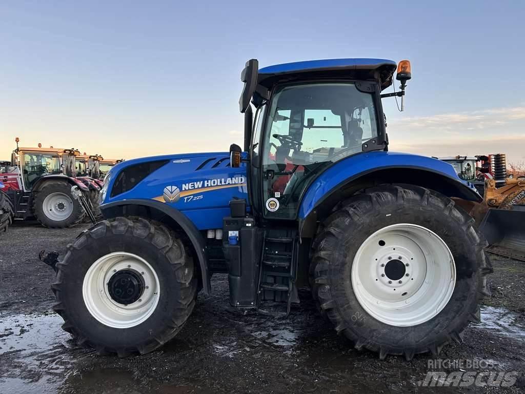 New Holland T7.225 Traktoren