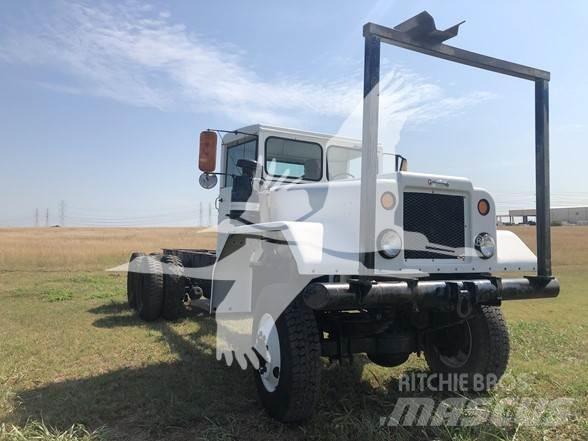 Diamond T M13 Wechselfahrgestell