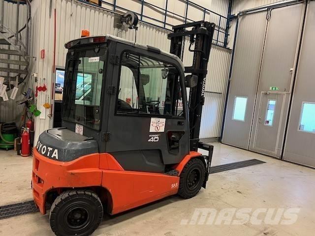 Toyota 8 FBMT 40 Elektro Stapler